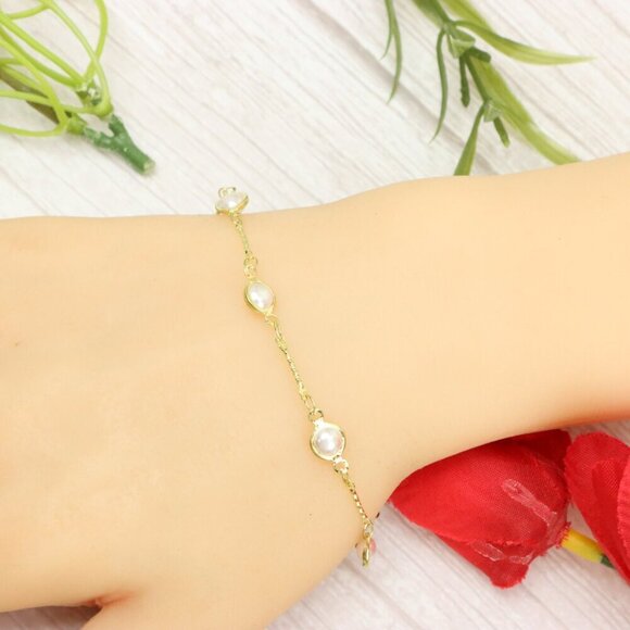 "Trendy Handmade Bracelet – A Thoughtful Gift for Girls & Women | UNVRC1107 - Picture 3 of 10